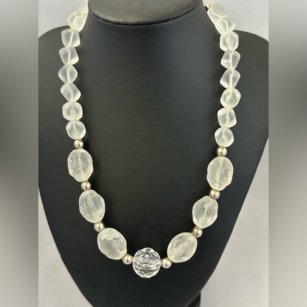 Vintage frosted and clear glass  beads necklace